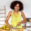 Pack of 500 Yellow Polyethylene Aprons 28 x 46 Disposable Aprons Waterproof 1 Mil PE Lightweight Industrial Poly Aprons 28x46 for Food Industry ; Cook